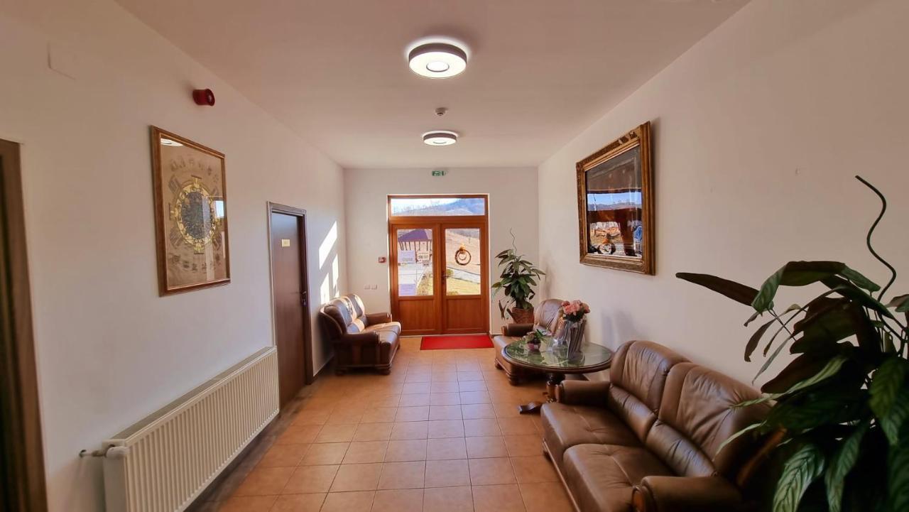 Motel Prislop Hateg Ngoại thất bức ảnh